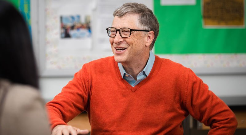 Bill Gates vaatii tekoälybotteja korvaamaan ihmisopettajat kouluissa