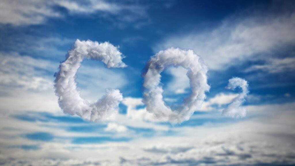 Tutkija: “CO2:n ja lämpötilan välillä ei ole merkittävää korrelaatiota.”